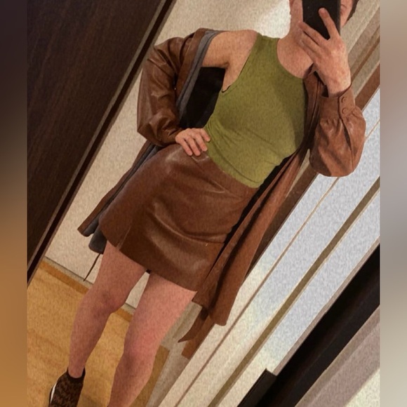 Aritzia Faux Leather Trench Coat 🤎 Chocolate Brown | Chic | Size M - Picture 3 of 6